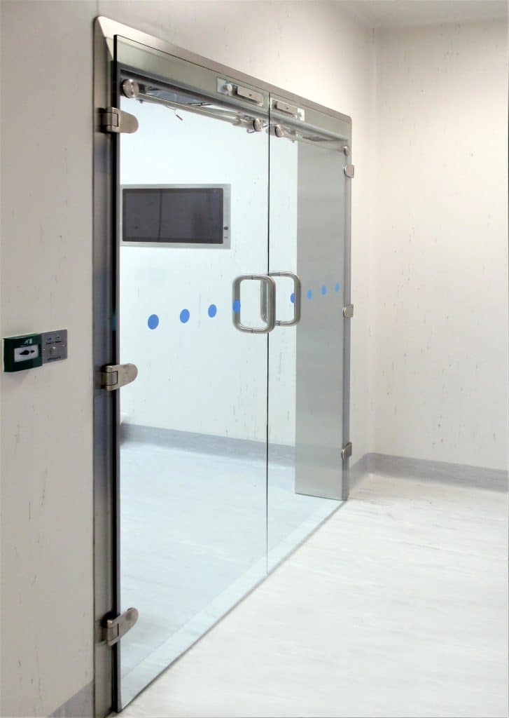 Astrazenica, cleanroom, glass door, cleanroom glass door, medical research, healthcare, containment, high containment, lab, laboratory, 